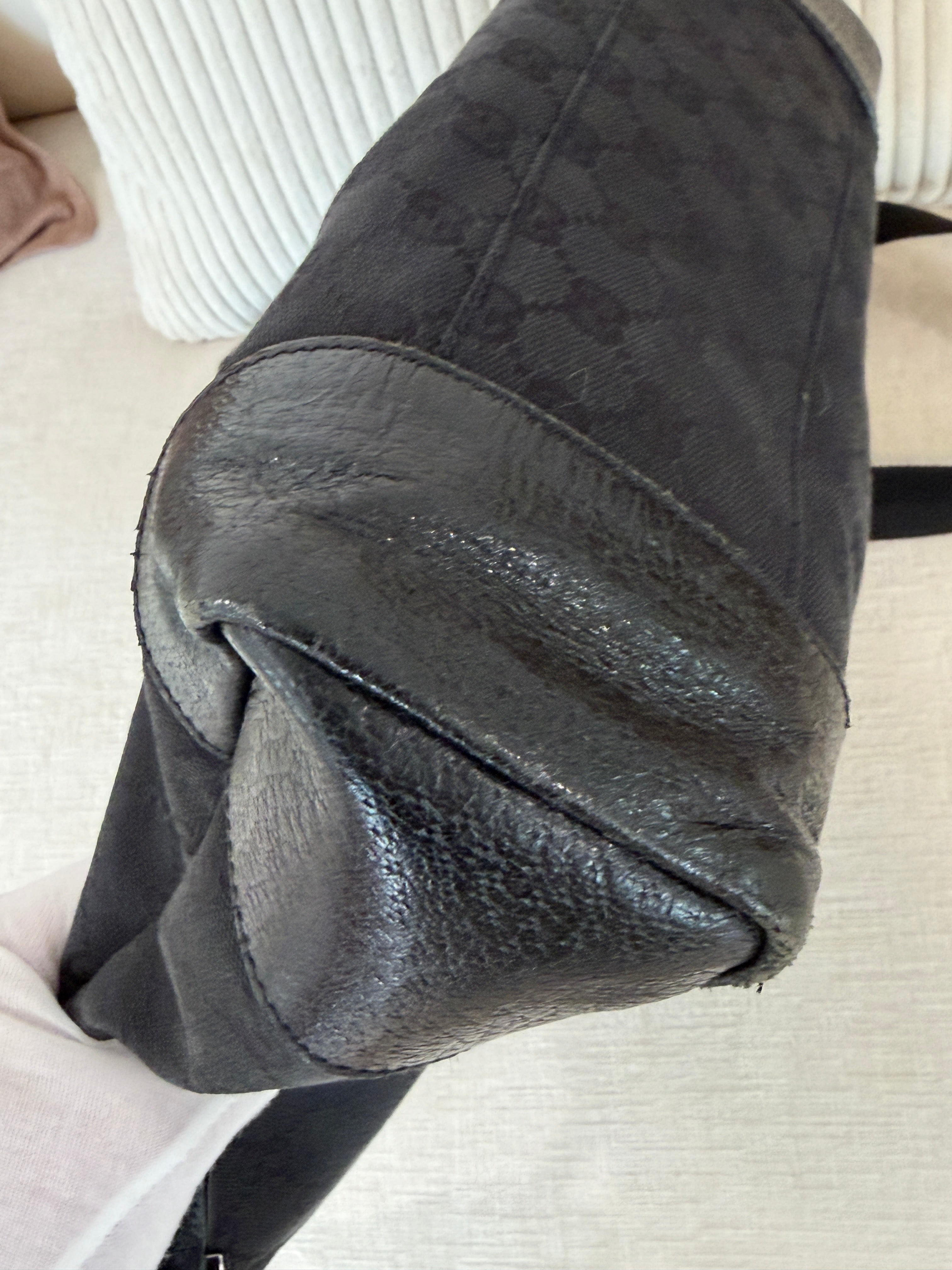 Gucci Black GG Canvas Messenger Bag