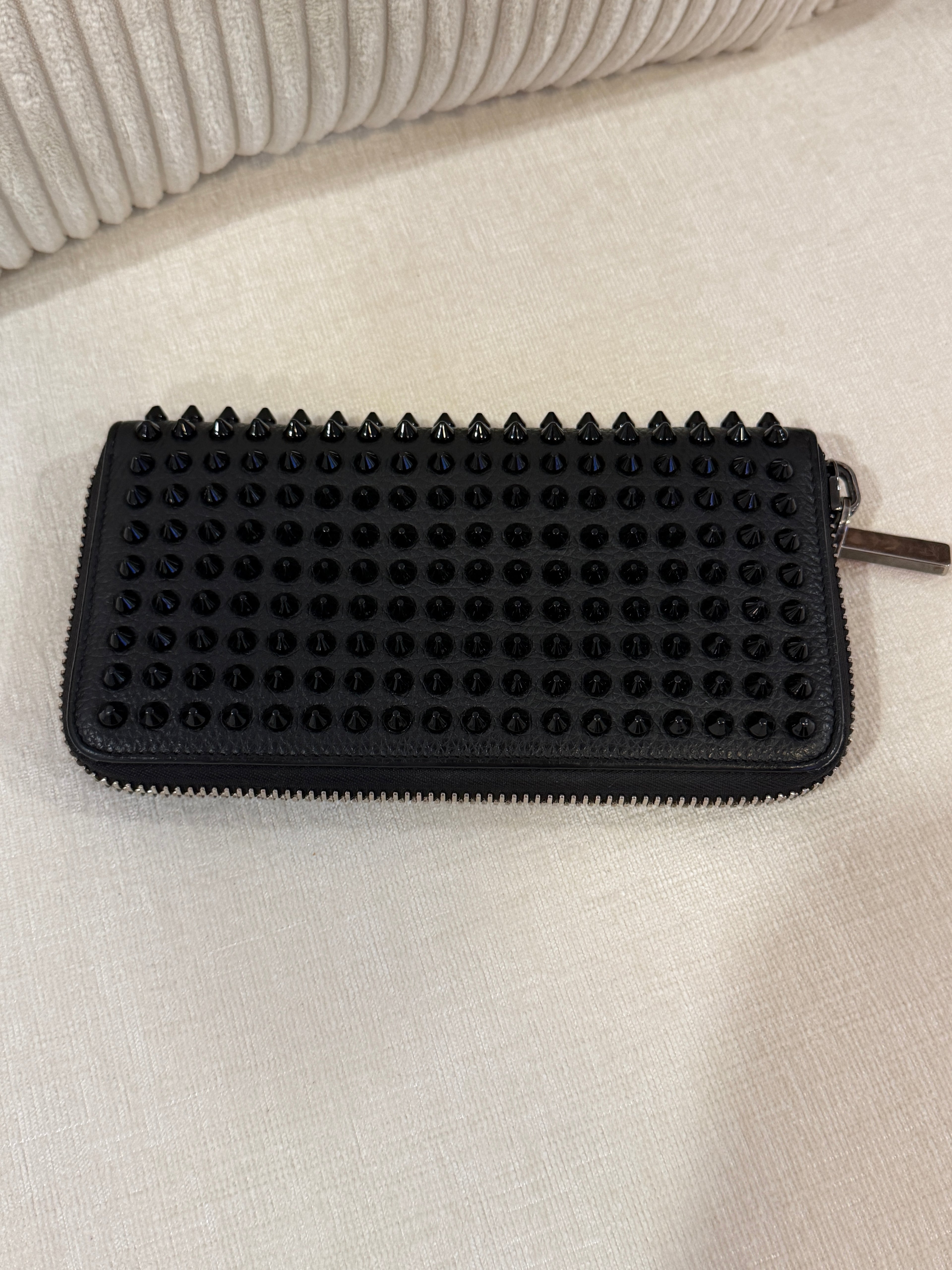 Christian Louboutin M Panettone Wallet
Grained Calf Leather & Spikes – Black CL-1002