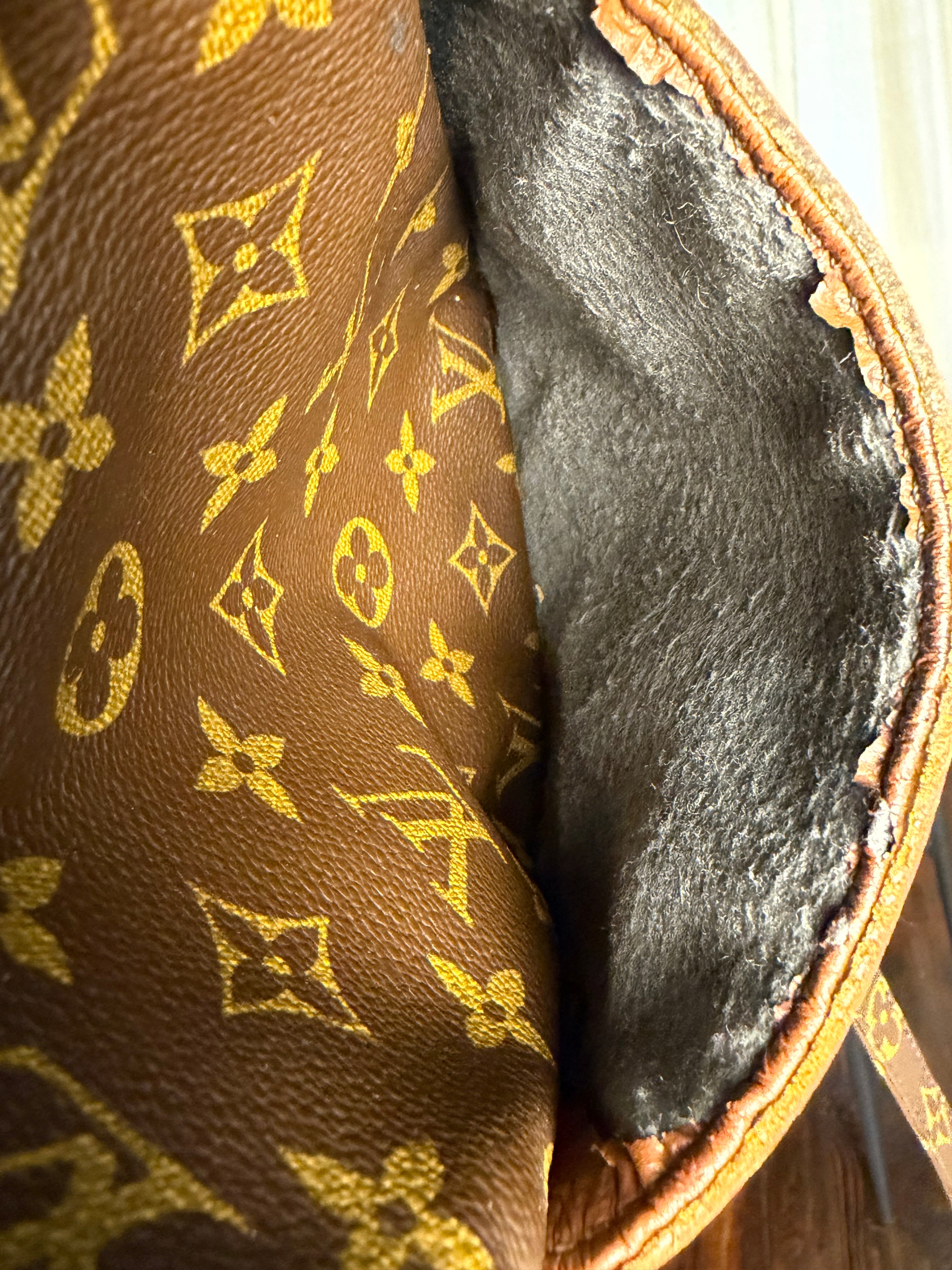 Louis Vuitton Pre-loved Monogram Danube PM Crossbody Bag | 2002 | Authentic