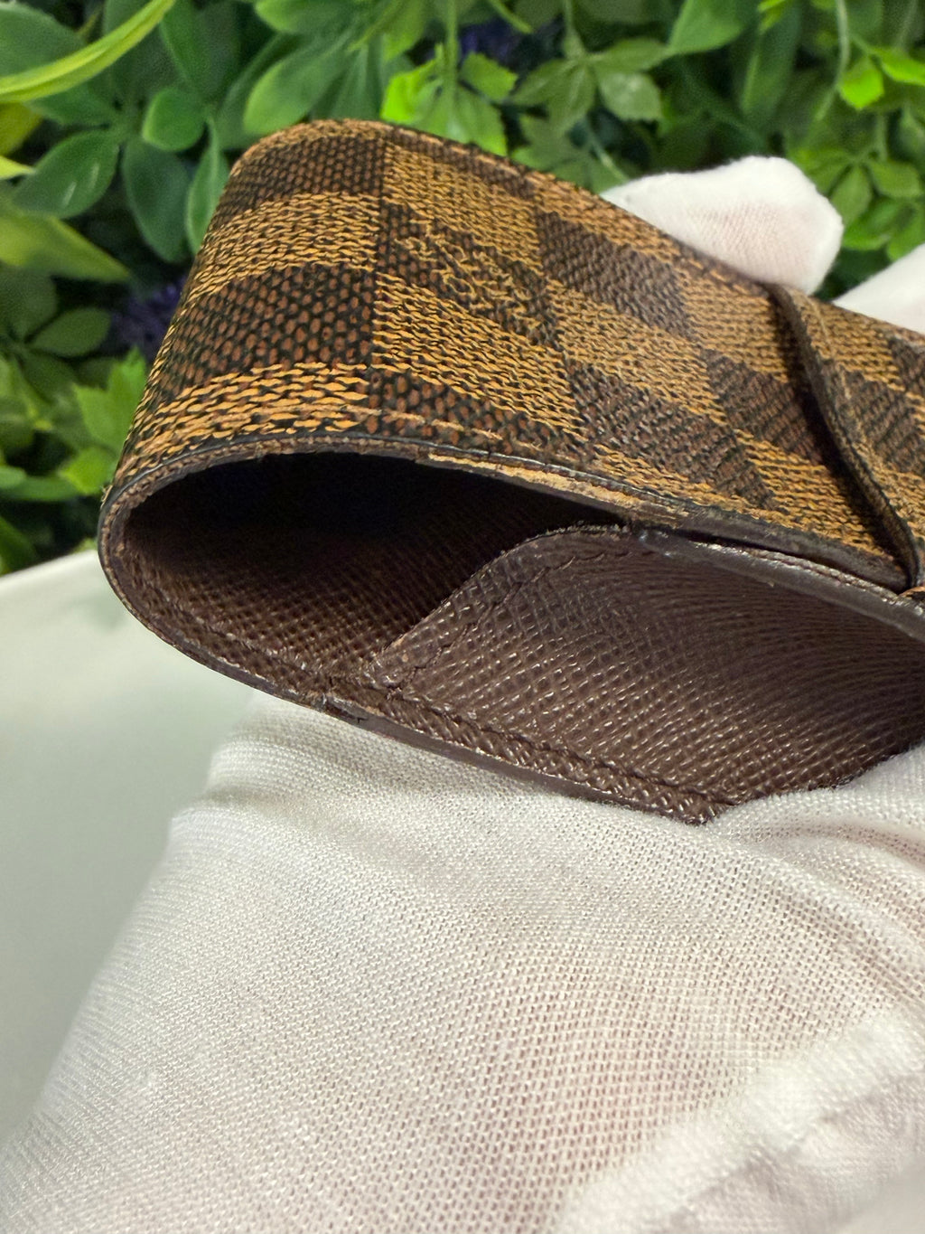 Louis Vuitton Pre-Loved Damier Ebene Mini Pouch LV-1012