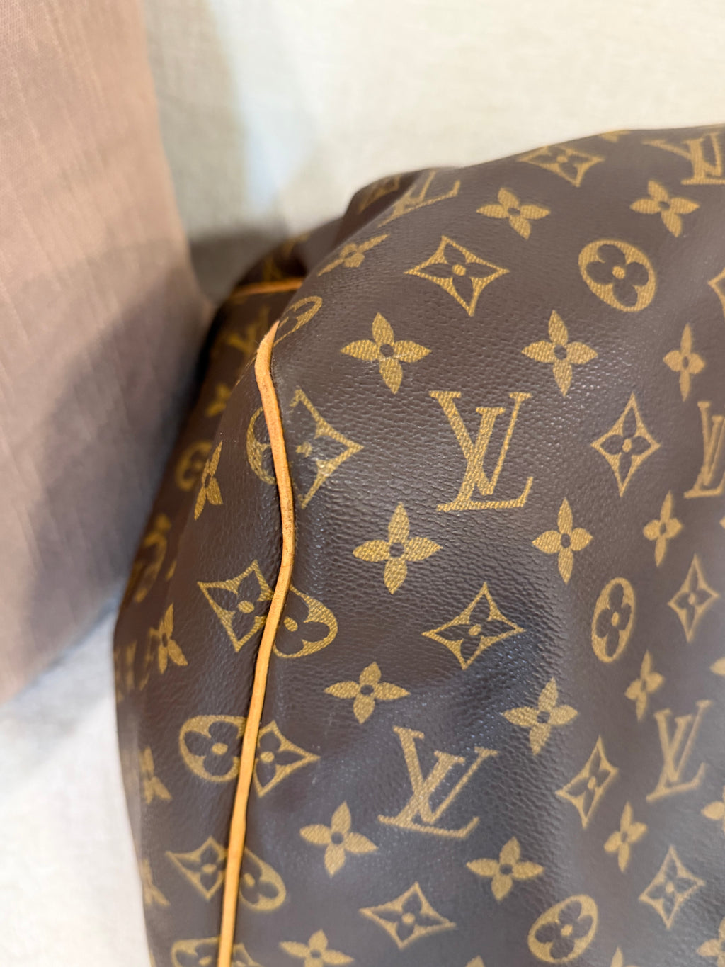 Louis Vuitton Pre-Loved Keepall 55