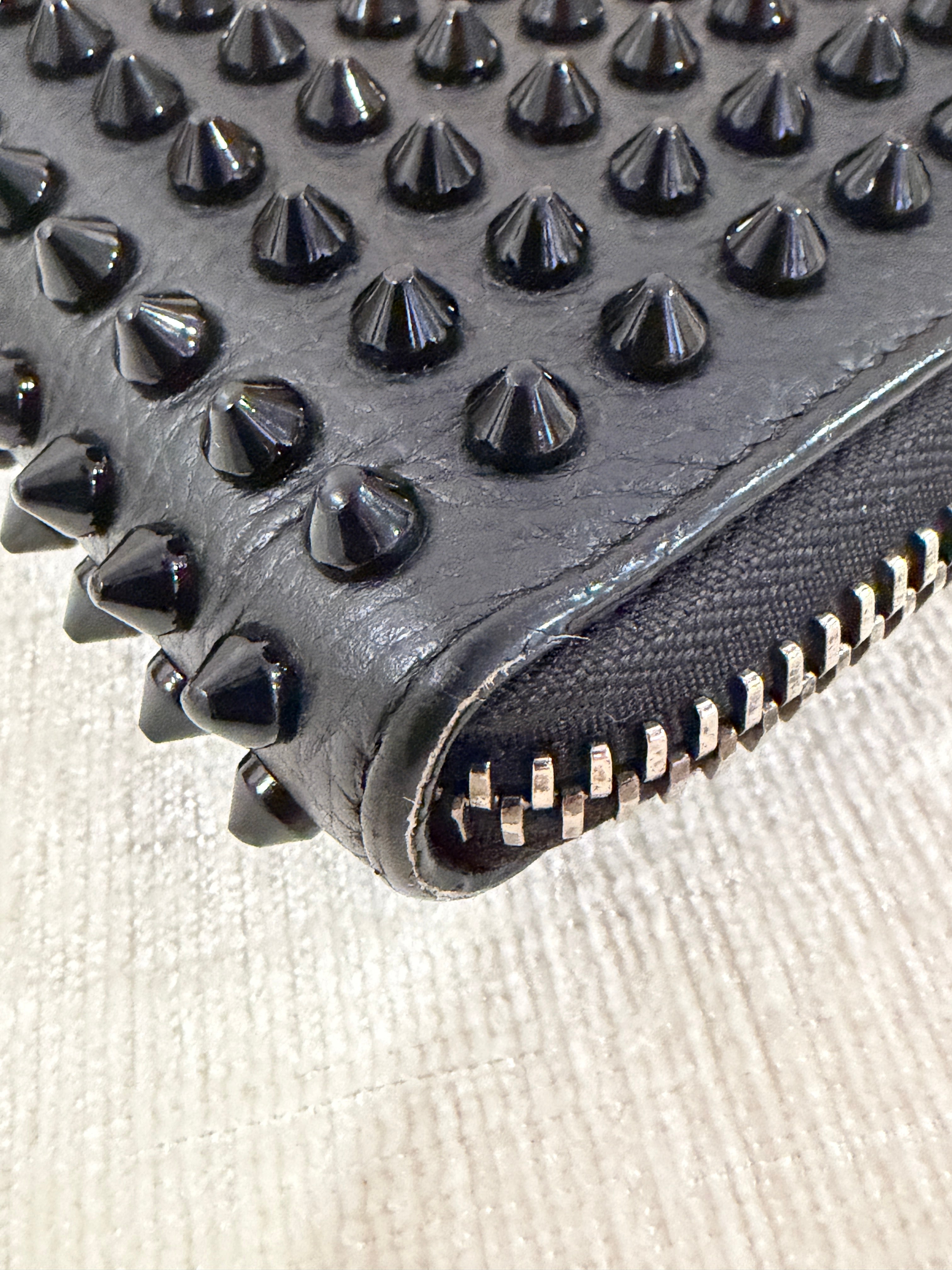 Christian Louboutin M Panettone Wallet
Grained Calf Leather & Spikes – Black CL-1002