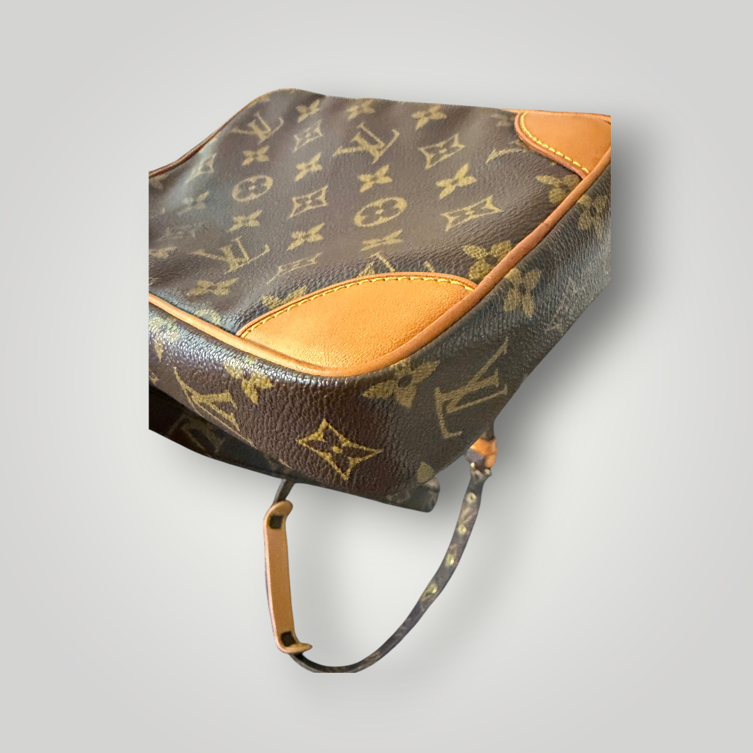 Louis Vuitton Pre-loved Monogram Danube PM Crossbody Bag | 2002 | Authentic
