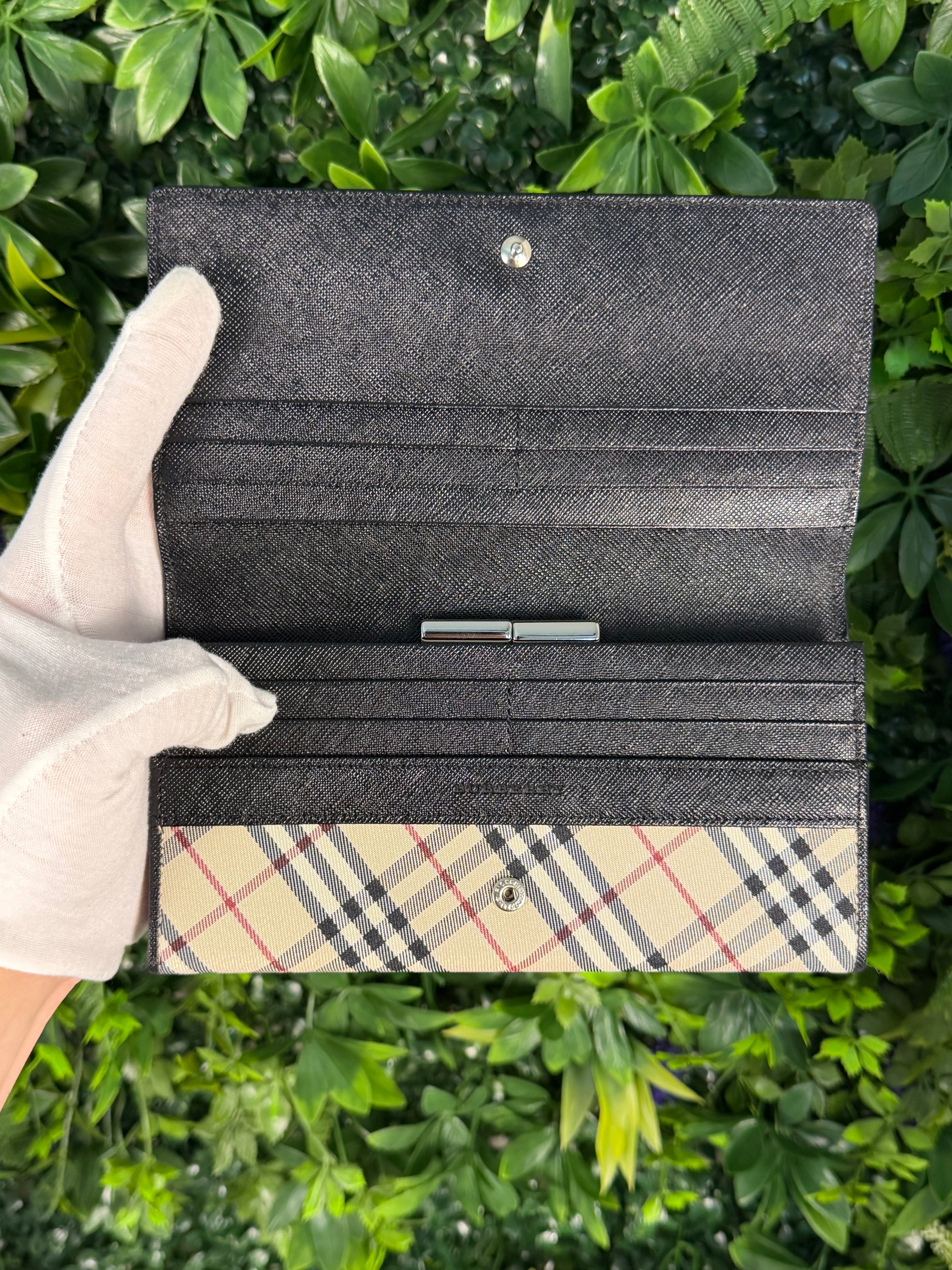 Burberry Pre-loved Nova Check Plaid and Black Leather Full Length Wallet with Internal Kisslock Compartment