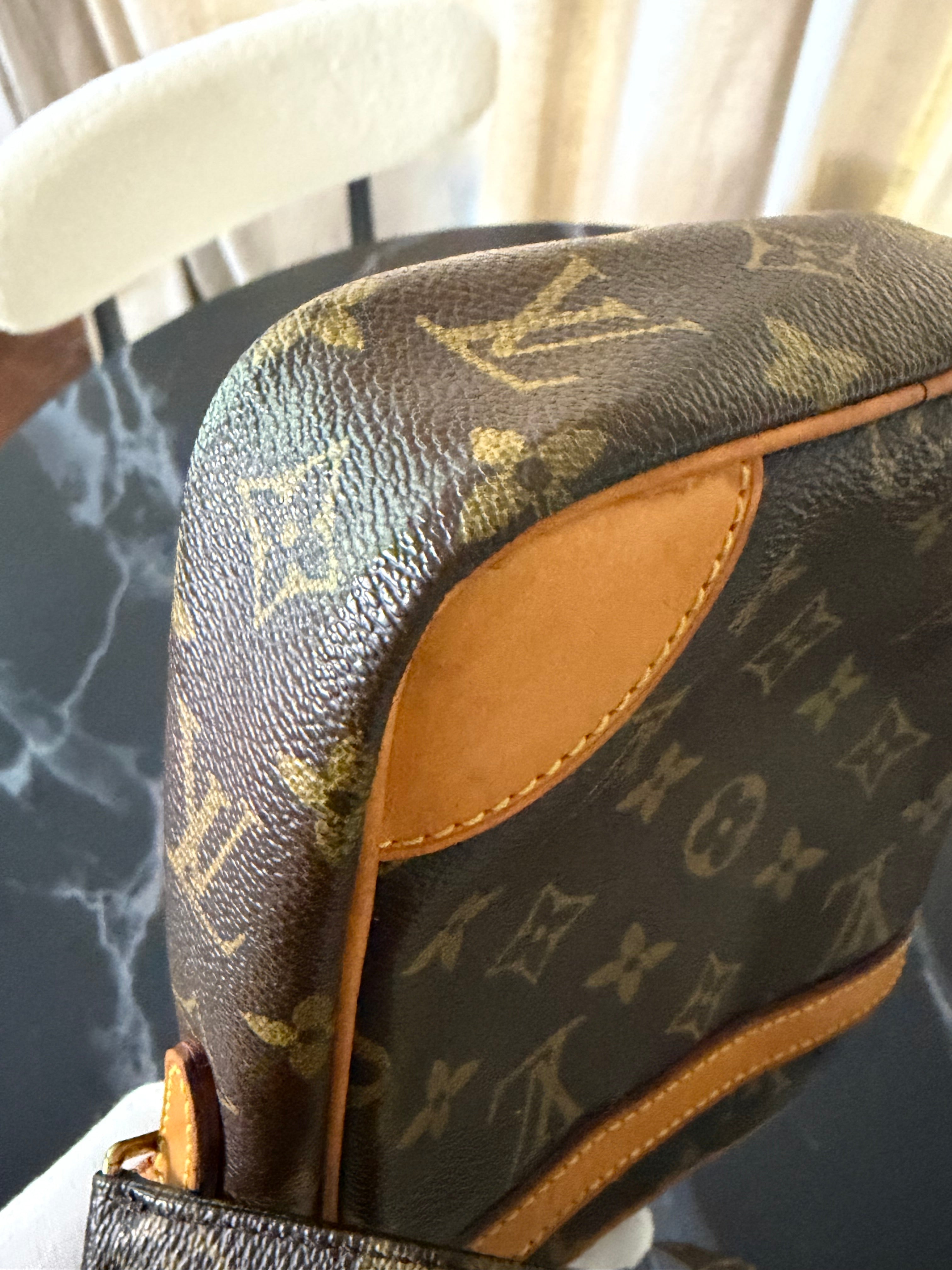 Louis Vuitton Pre-loved Monogram Danube PM Crossbody Bag | 2002 | Authentic