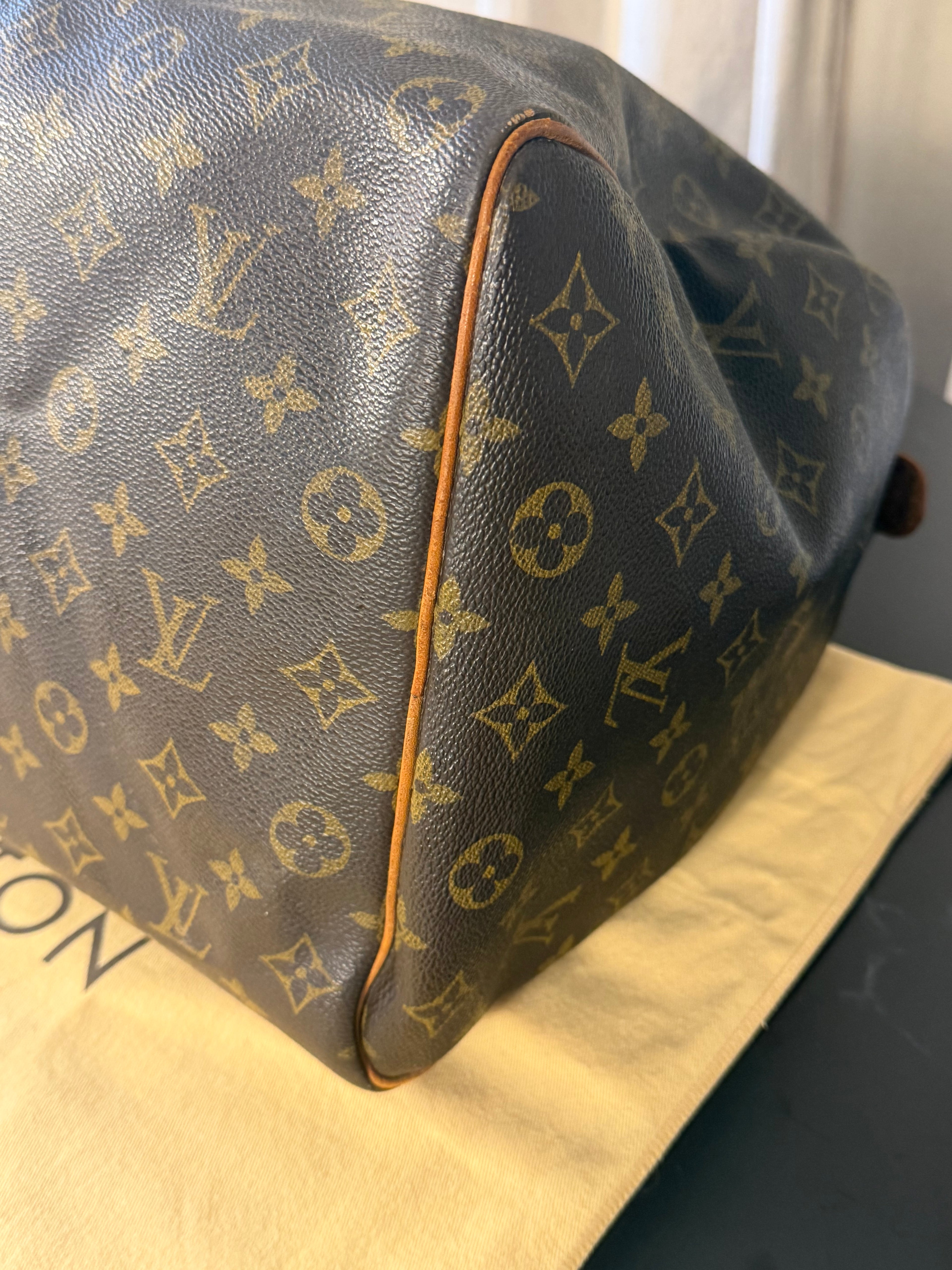 Louis Vuitton Pre-loved Keepall 50 Travel Bag
