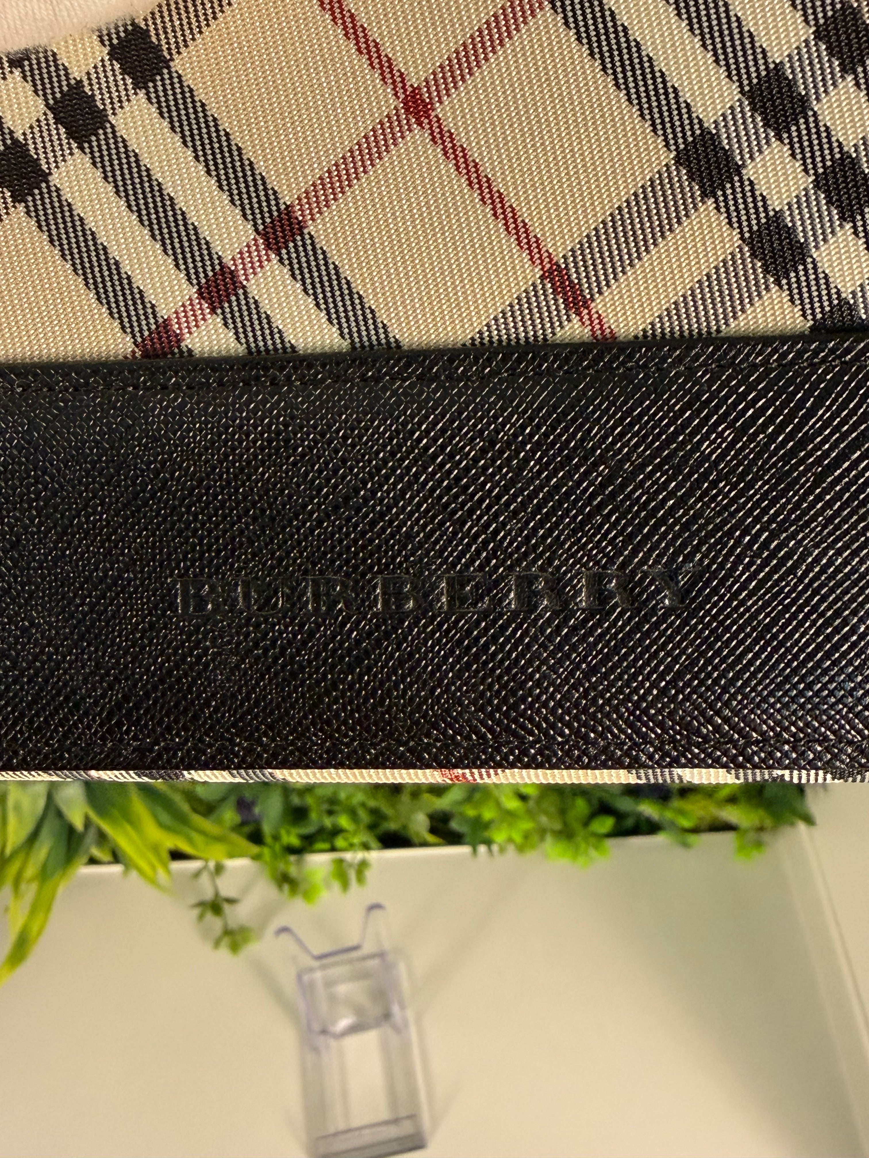 Burberry Pre-loved Nova Check Plaid and Black Leather Full Length Wallet with Internal Kisslock Compartment