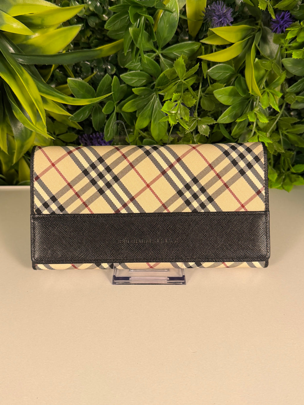 Burberry Pre-loved Nova Check Plaid and Black Leather Full Length Wallet with Internal Kisslock Compartment
