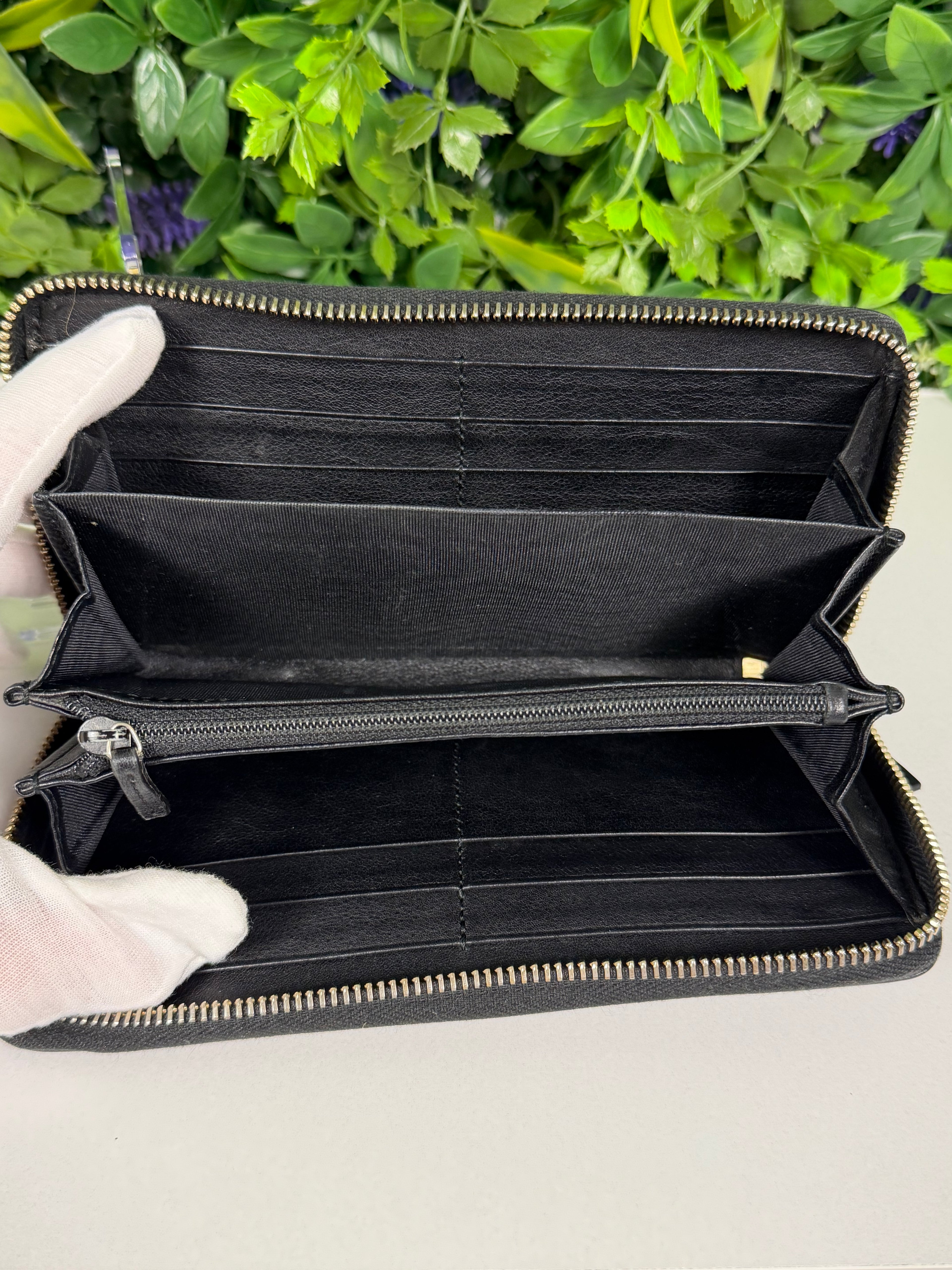 Gucci Pre-Loved Guccissima Bowtie Zippy Wallet
