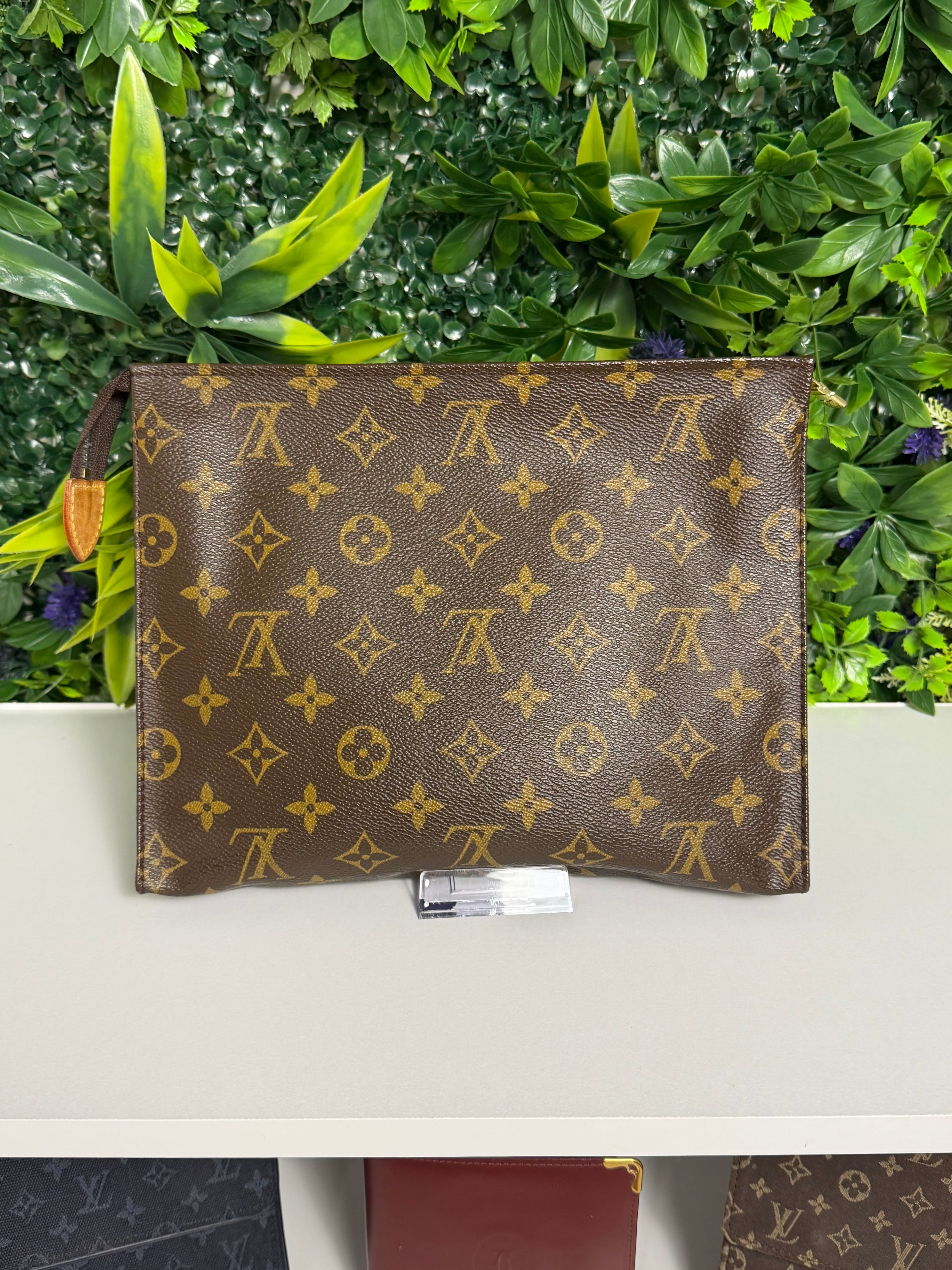 Louis Vuitton Pre-Loved Monogram Toiletry 26