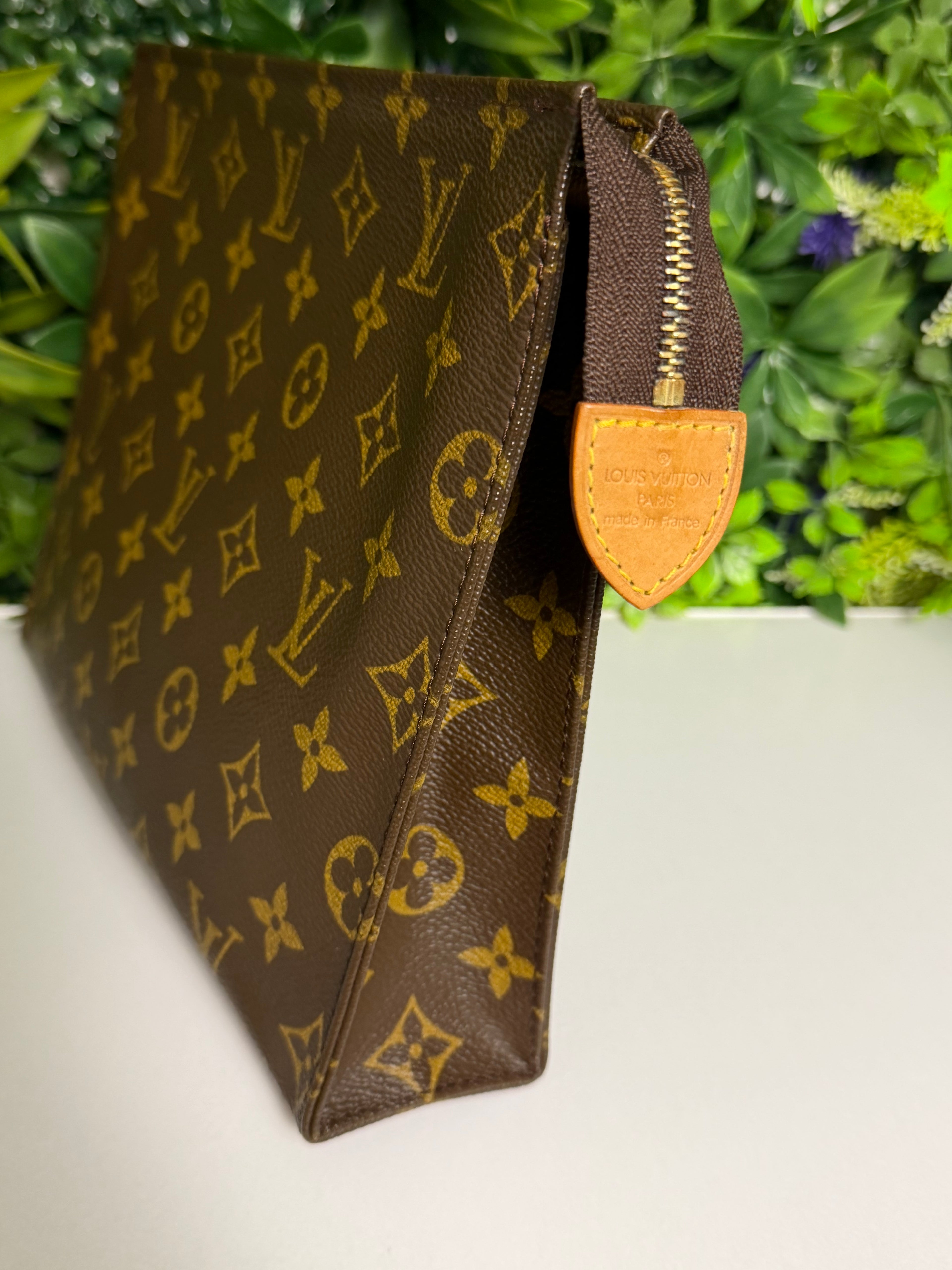 Louis Vuitton Pre-Loved Monogram Toiletry 26