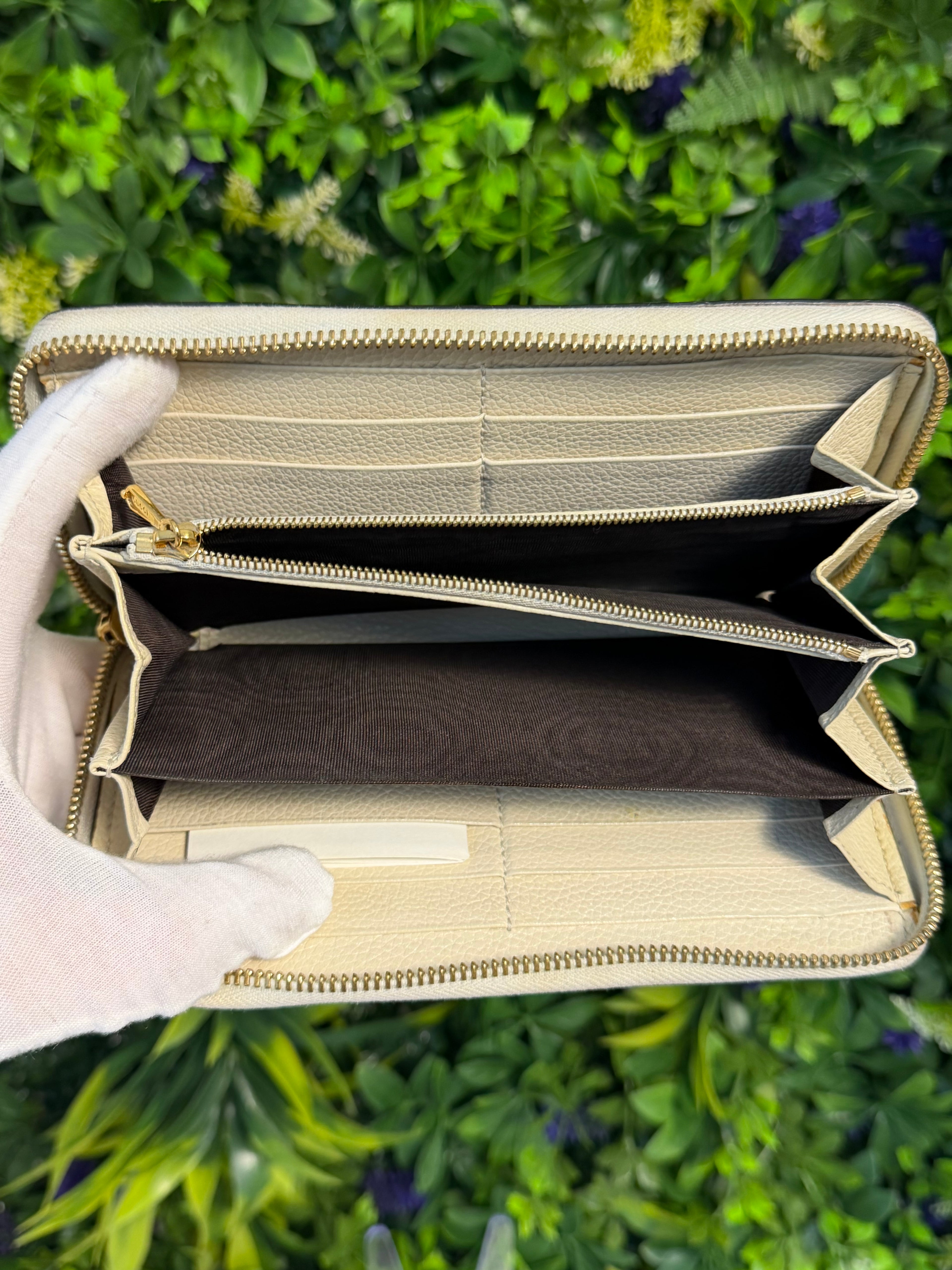 Gucci Pre-Loved Cream Horsebit Long Wallet