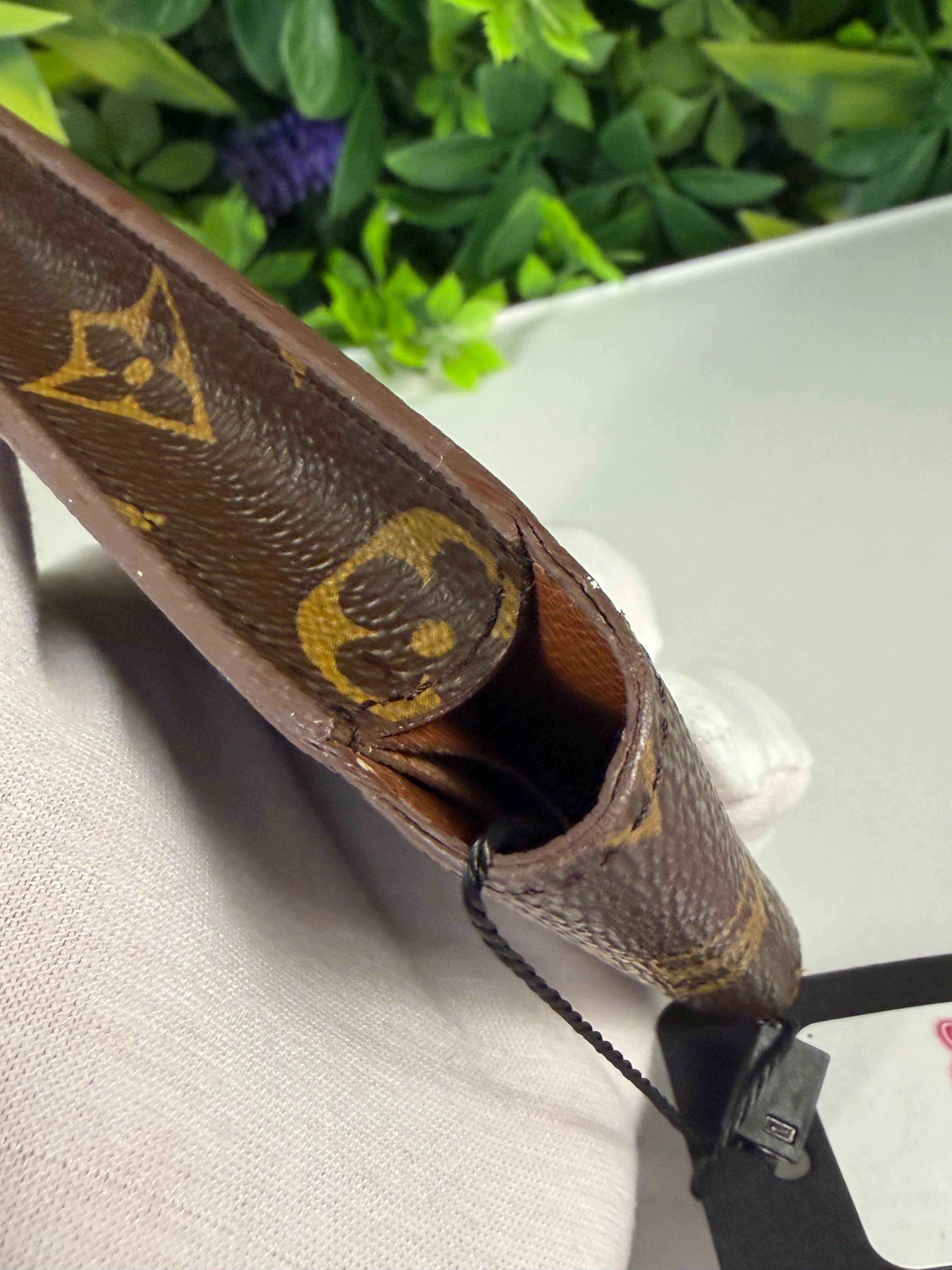 Louis Vuitton Pre-Loved Monogram Mini Pouch LV-1002