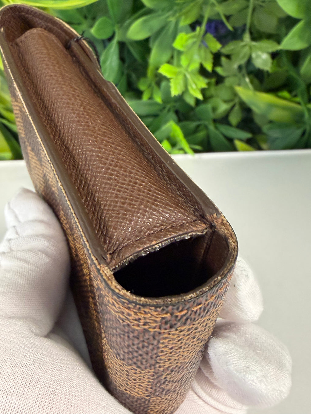Louis Vuitton Pre-Loved Damier Ebene Mini Pouch LV-1013
