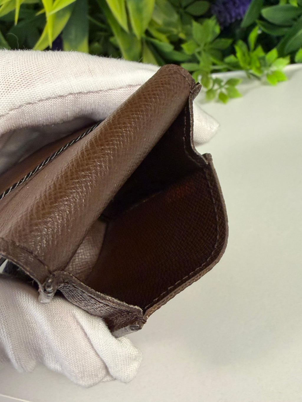 Louis Vuitton Pre-Loved Damier Ebene Mini Pouch LV-1013