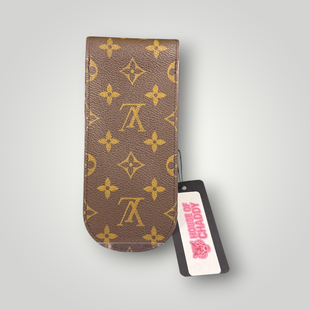 Louis Vuitton Pre-Loved Monogram Etui a Lunettes LV-1023