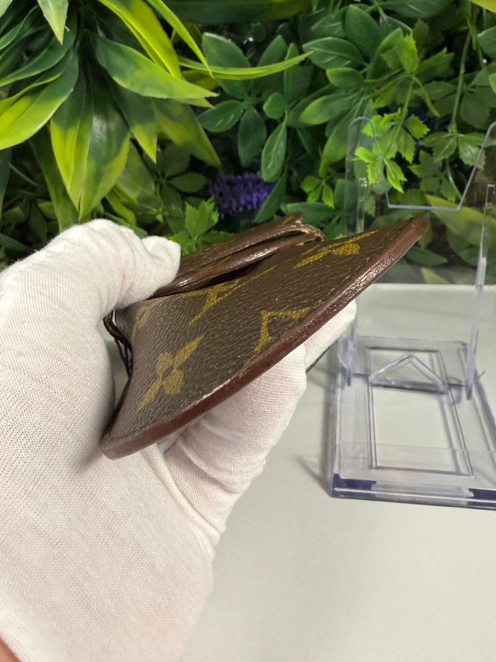 Louis Vuitton Pre-Loved Monogram Etui a Lunettes LV-1023