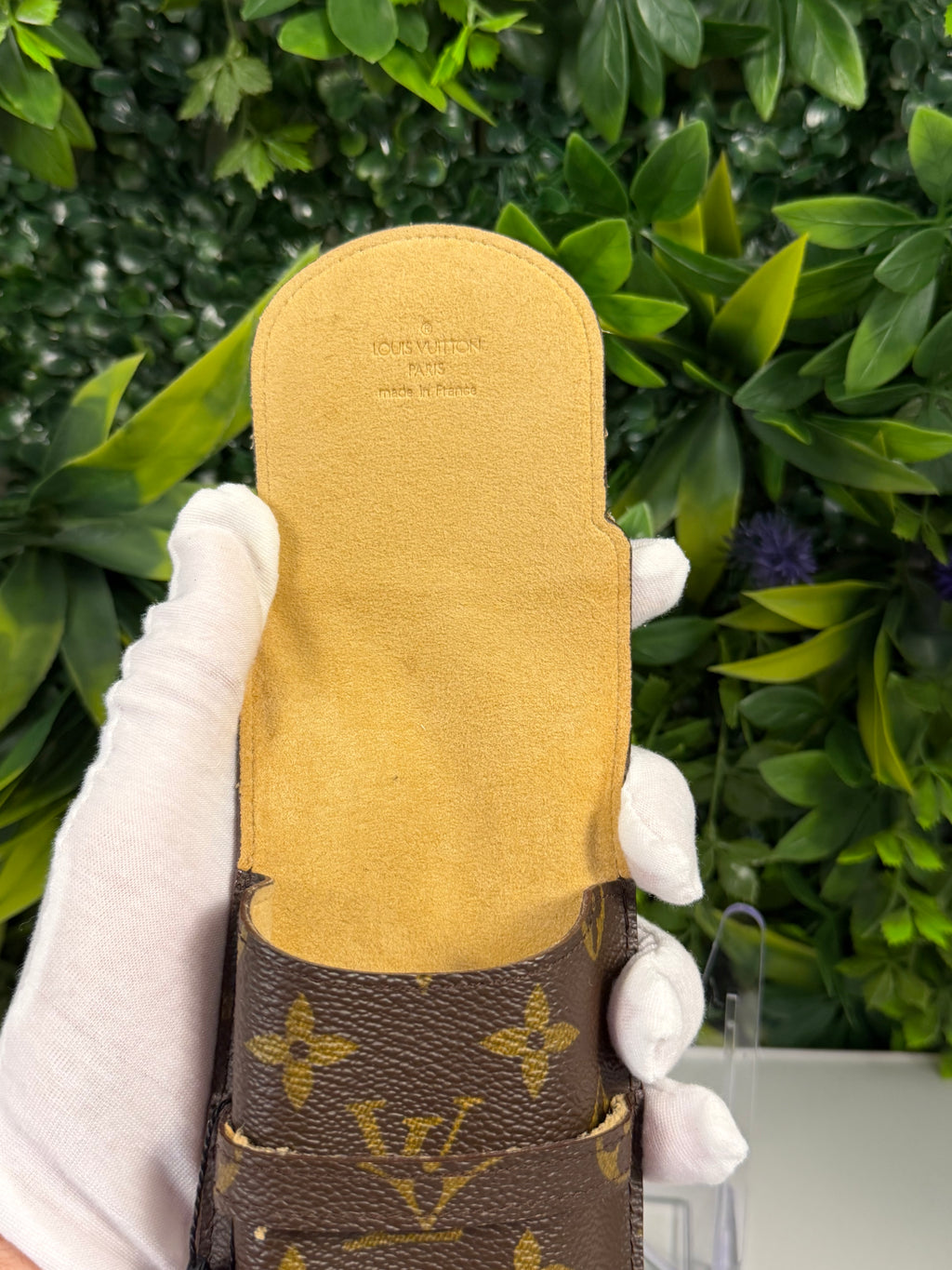 Louis Vuitton Pre-Loved Monogram Etui a Lunettes LV-1023